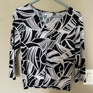 Quarter sleeve blouse
